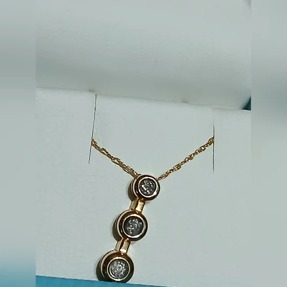 10K Yellow Gold Diamond necklace